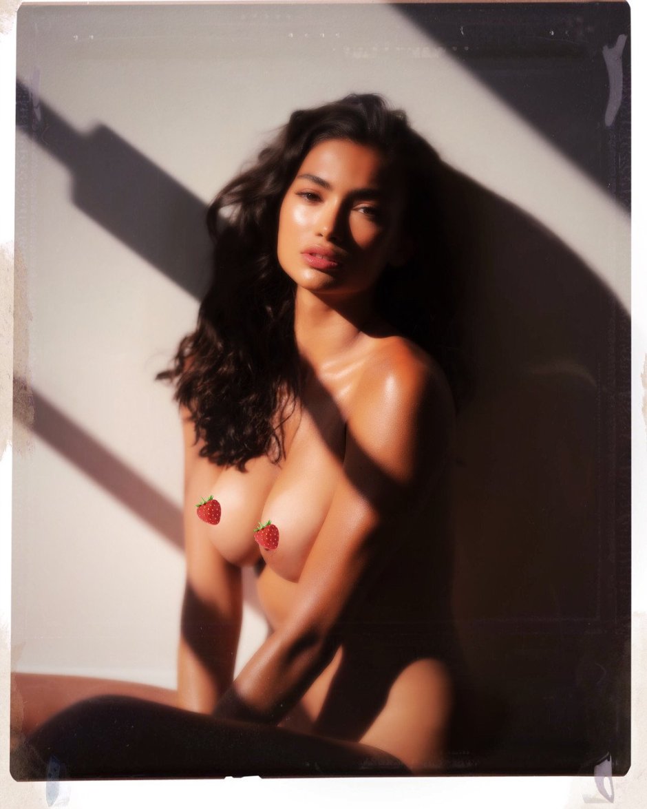 Kelly Gail playwood naked