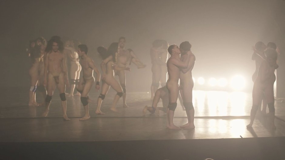 Angelen Poeljokage Nude on Stage