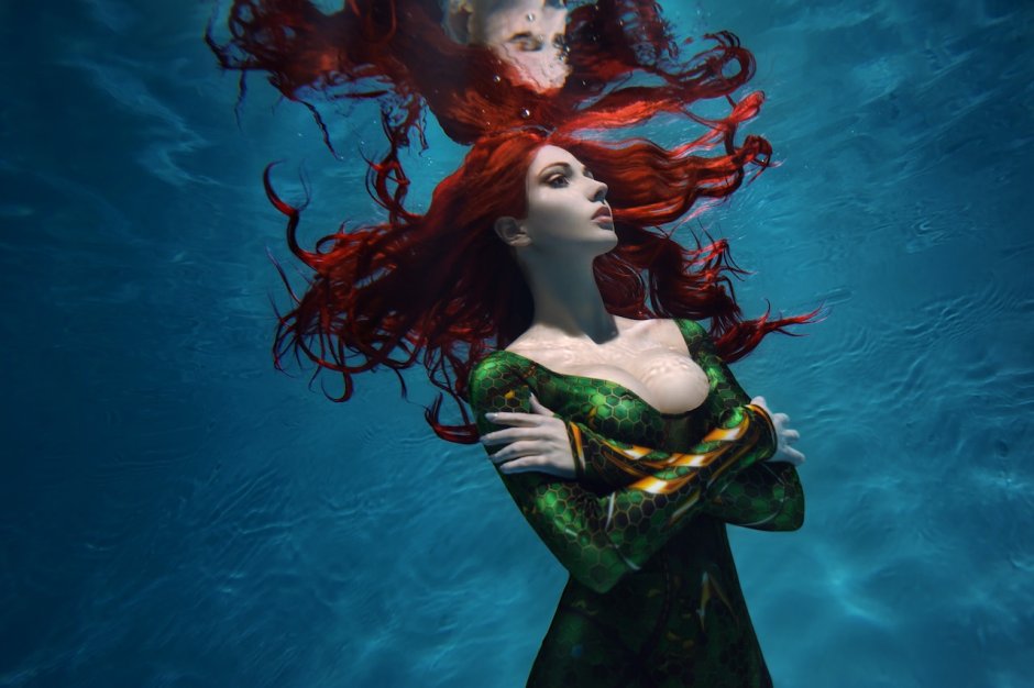 Aquaman girl with red hair