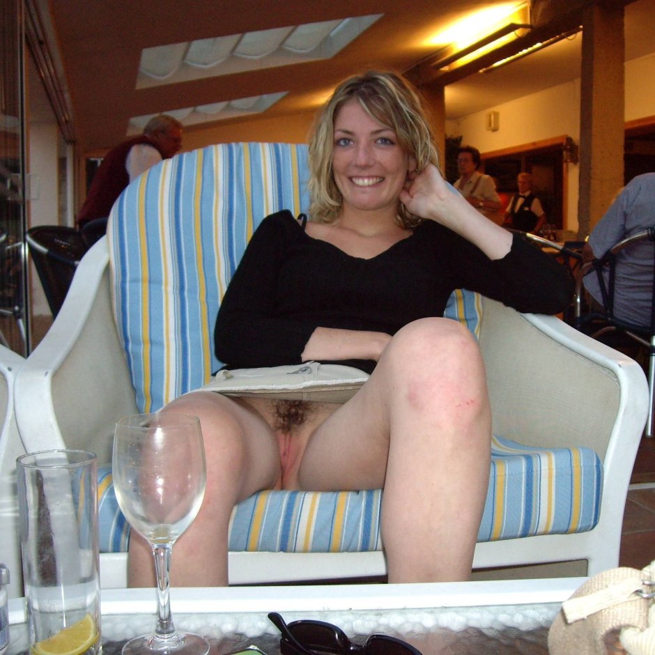 Women without panties under a skirt