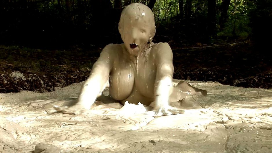 Girls Big breasts in mud