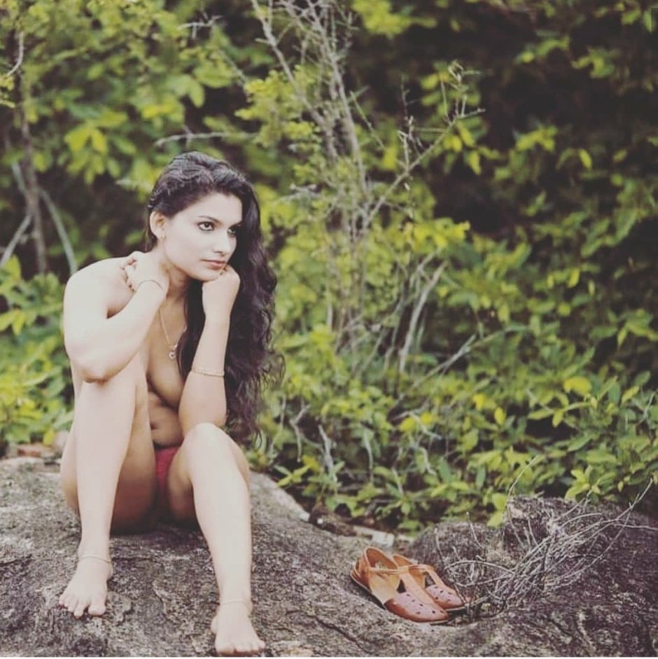 ��𝐀𝐑𝐘𝐀 𝐘𝐀𝐑𝐄𝐓𝐒 naked