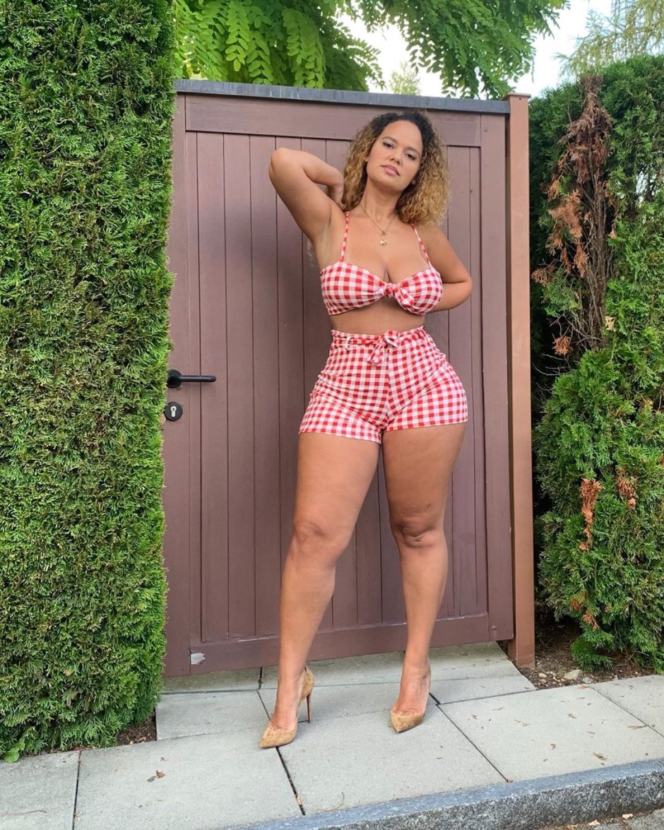 Pamela Alexander - Brazilian and Plus -Size model