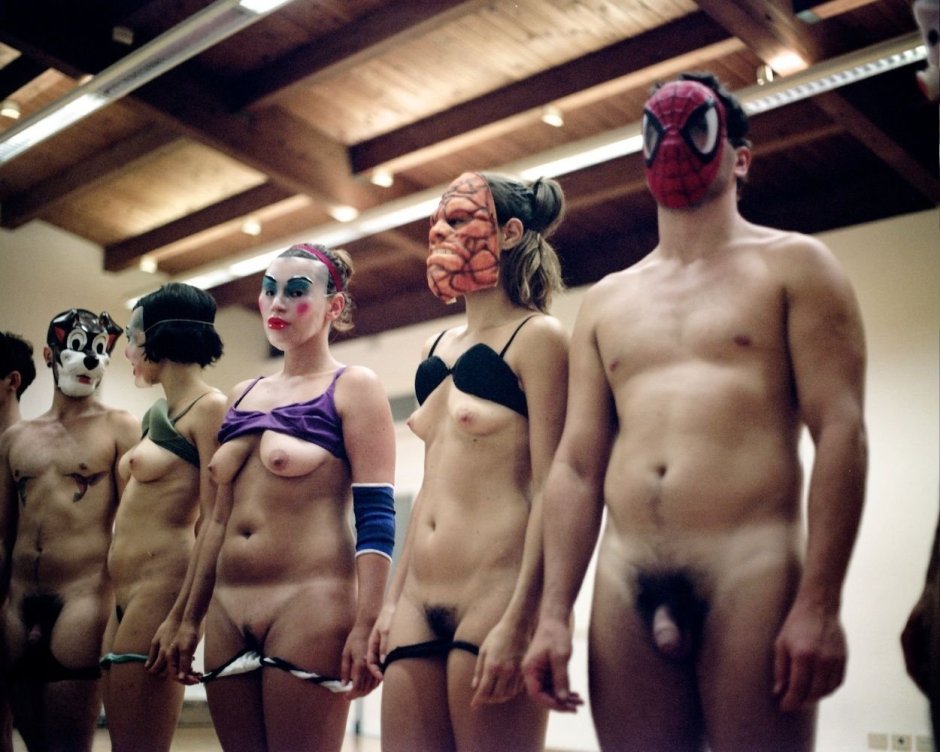 Performance Naked Theater