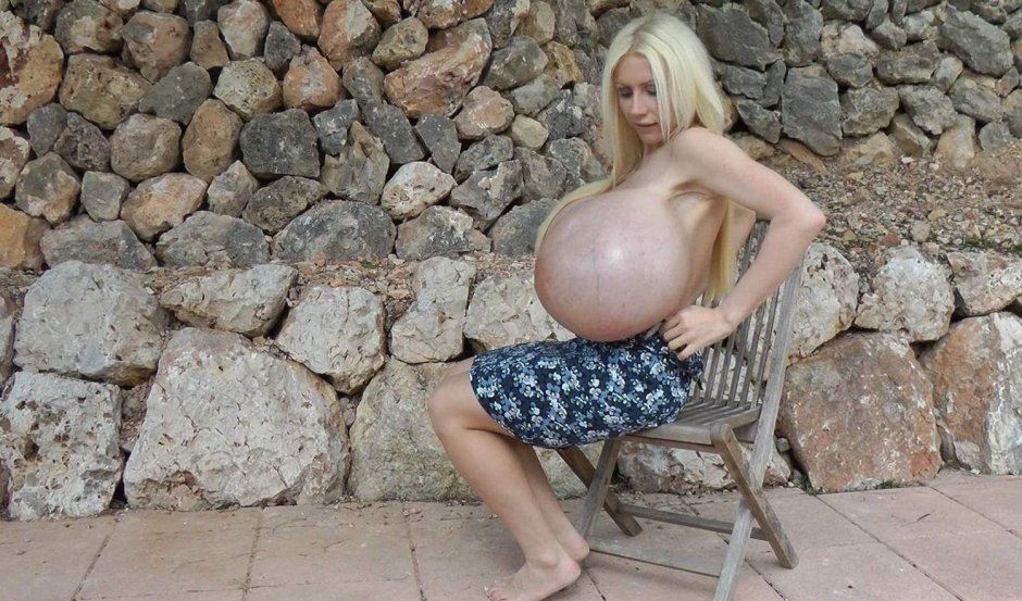 Porn actress Emily Hills