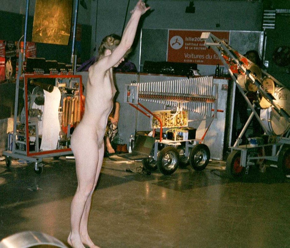 Nagota on stage - Naked Circus