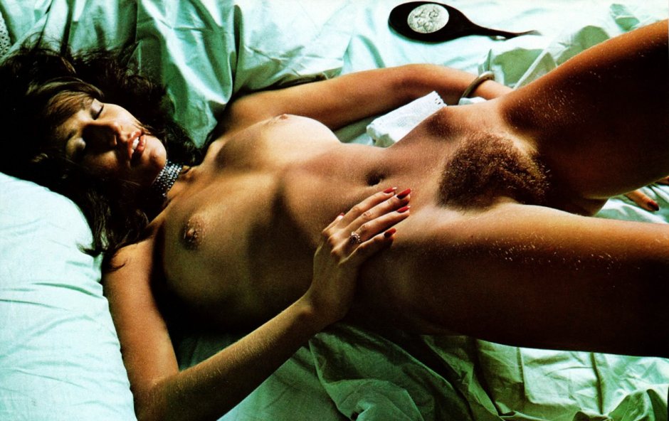 Model Linda Lusardi naked