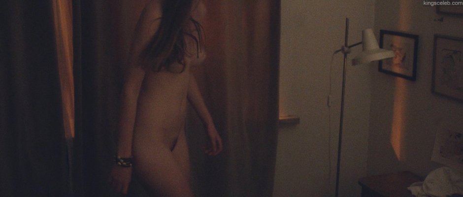 Naked Mia Goth in the film "Nymphomaniac