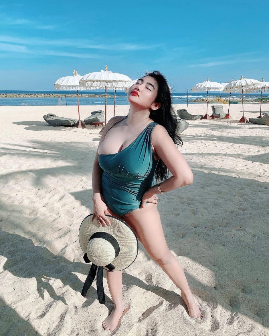 Pamela Safitri Bikini