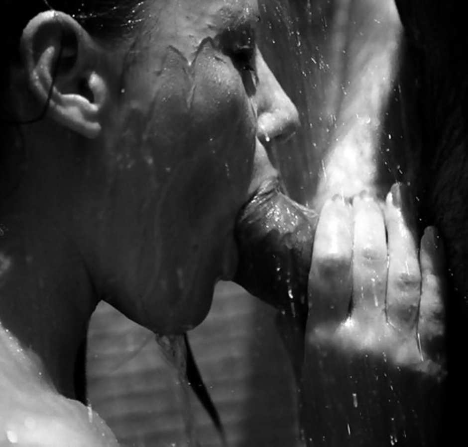 Beautiful porn in the shower of the CB