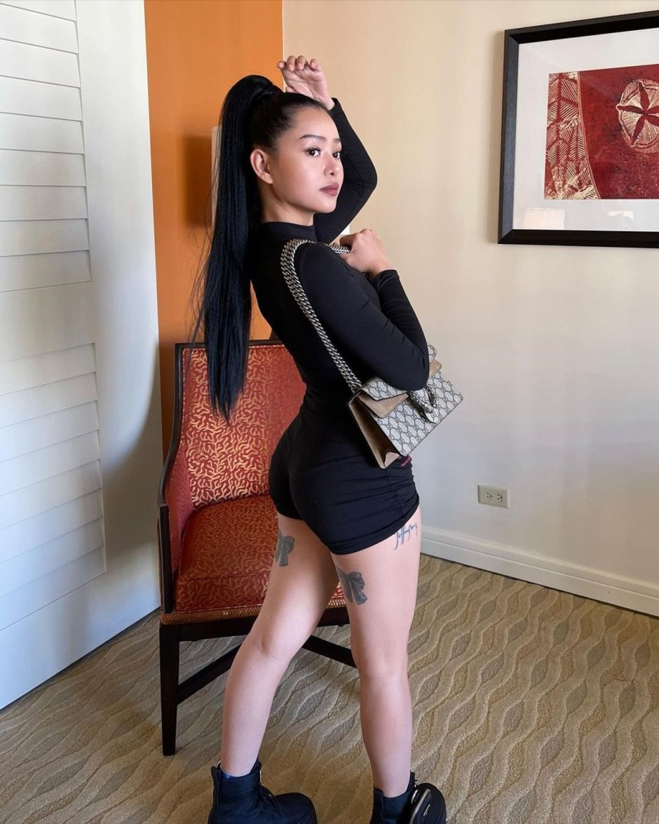 Tiktokoresh Bella Porch