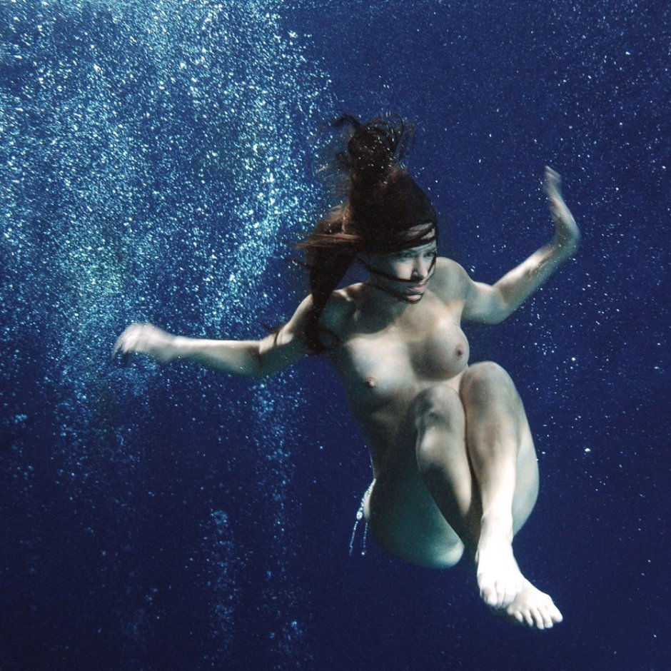Naked girls underwater
