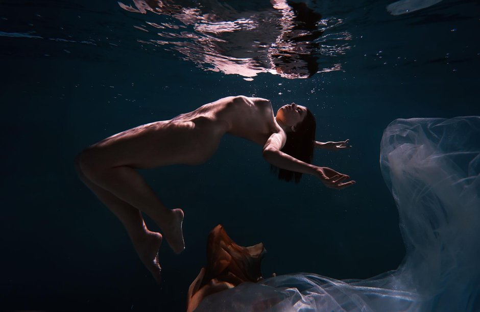 Underwater shooting in the style of nude