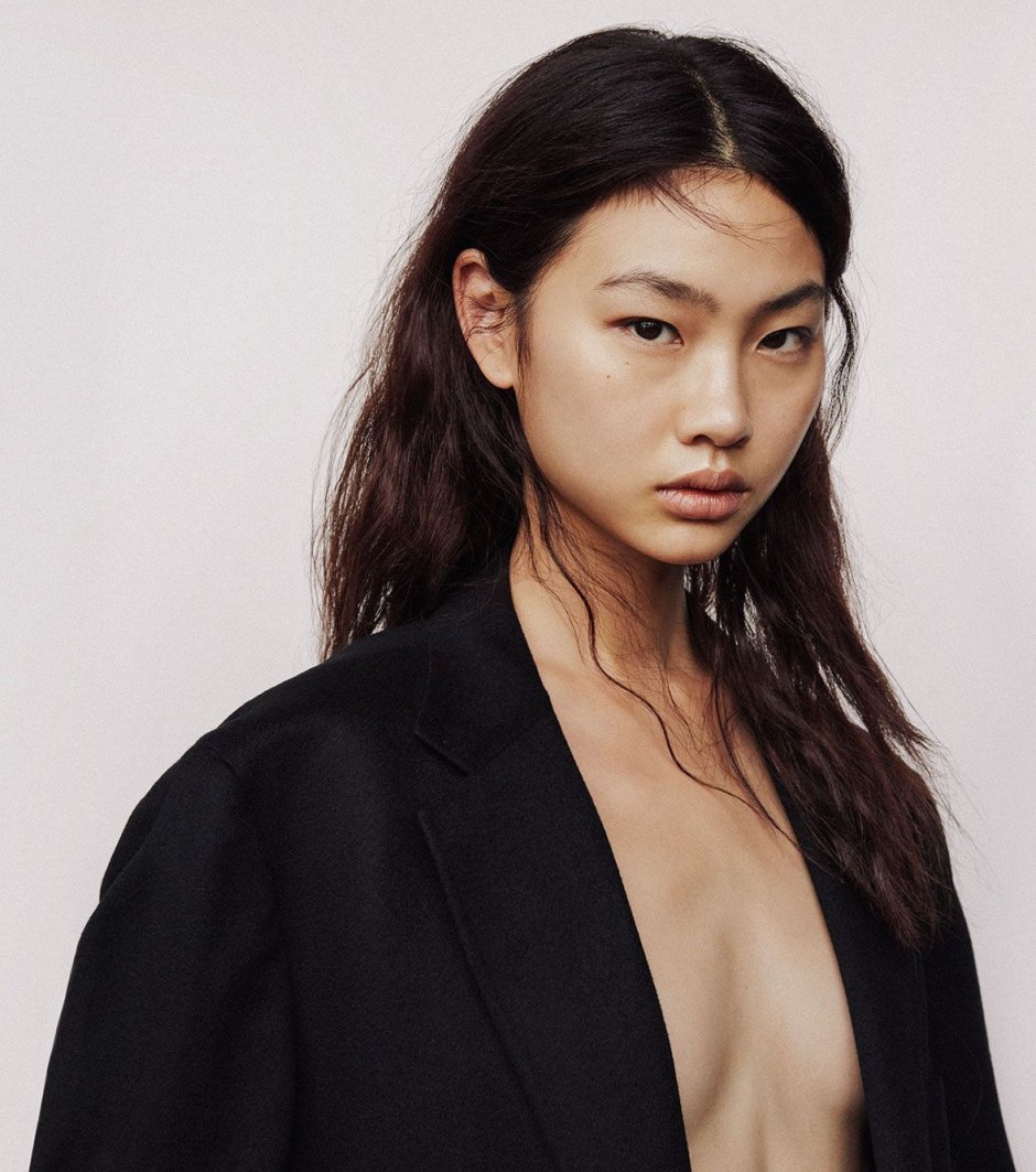 Jung Ho-Eun in a swimsuit