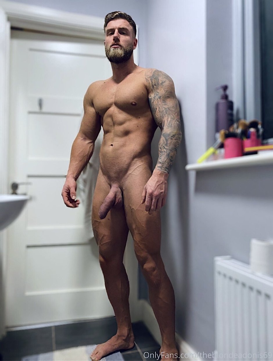 Diego Sechi naked without panties