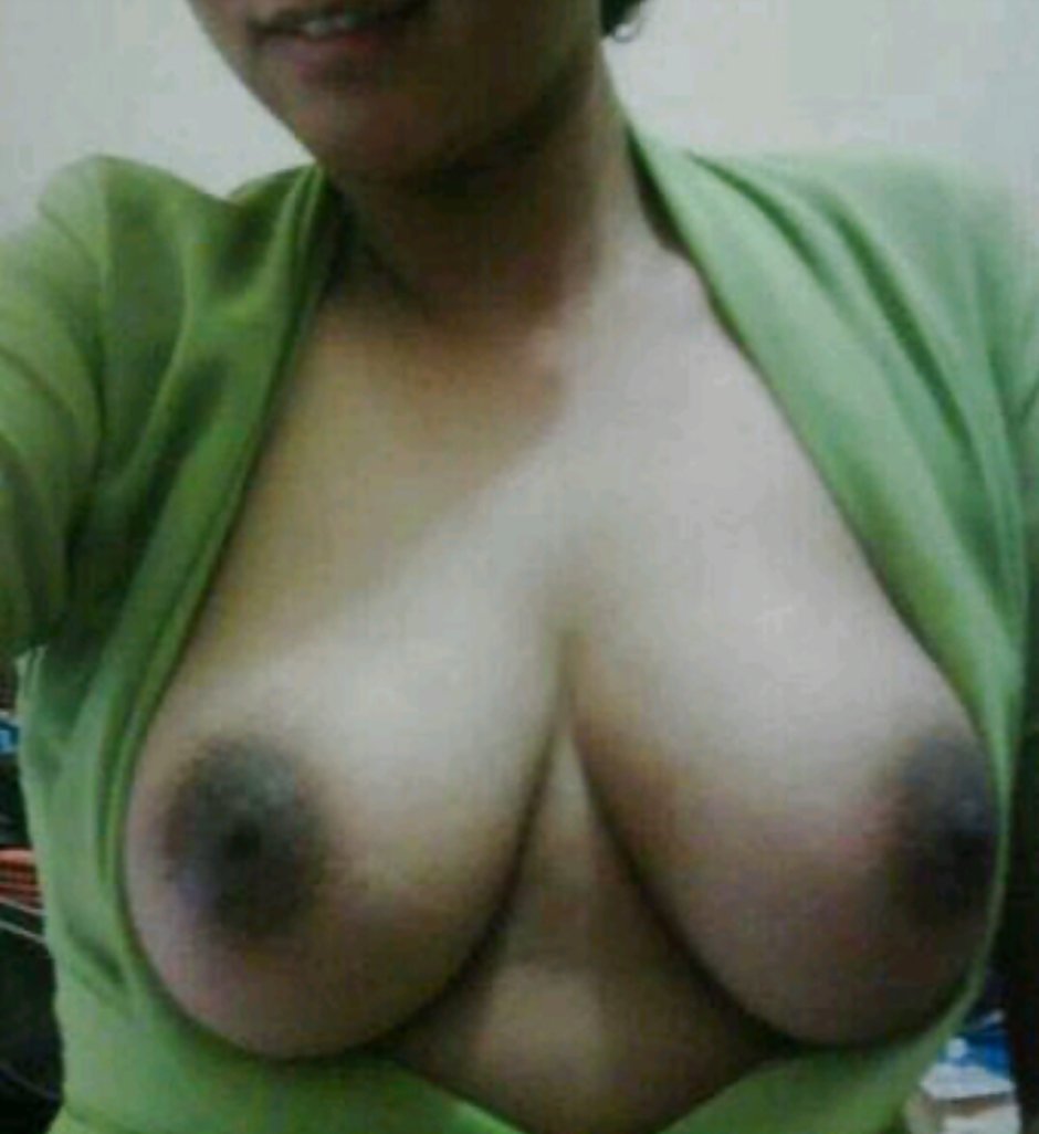 ABG Pamer Toket Baru Tumbuh