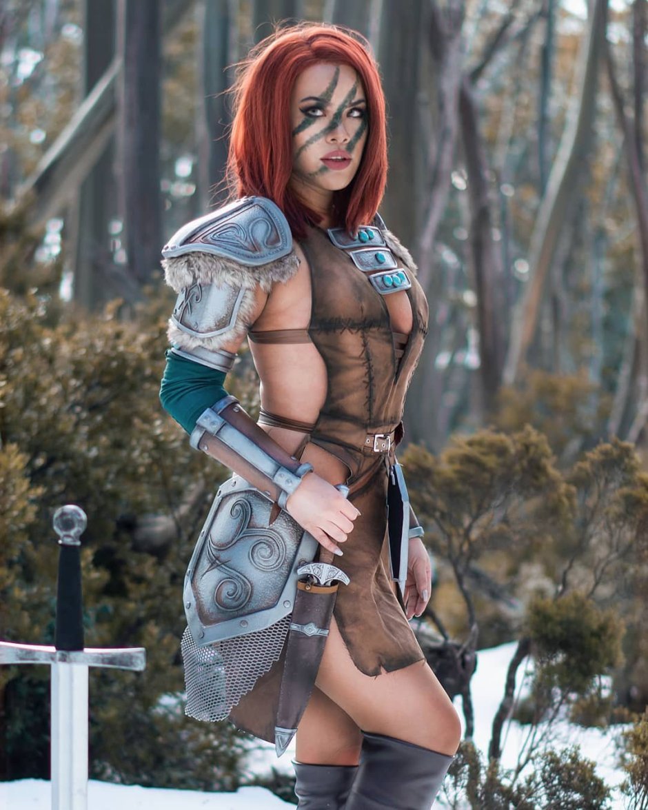 Ayla hunter cosplay +18