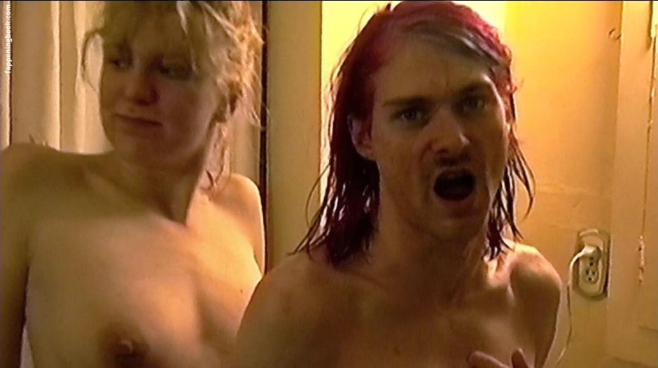 Courtney Love Naked on stage