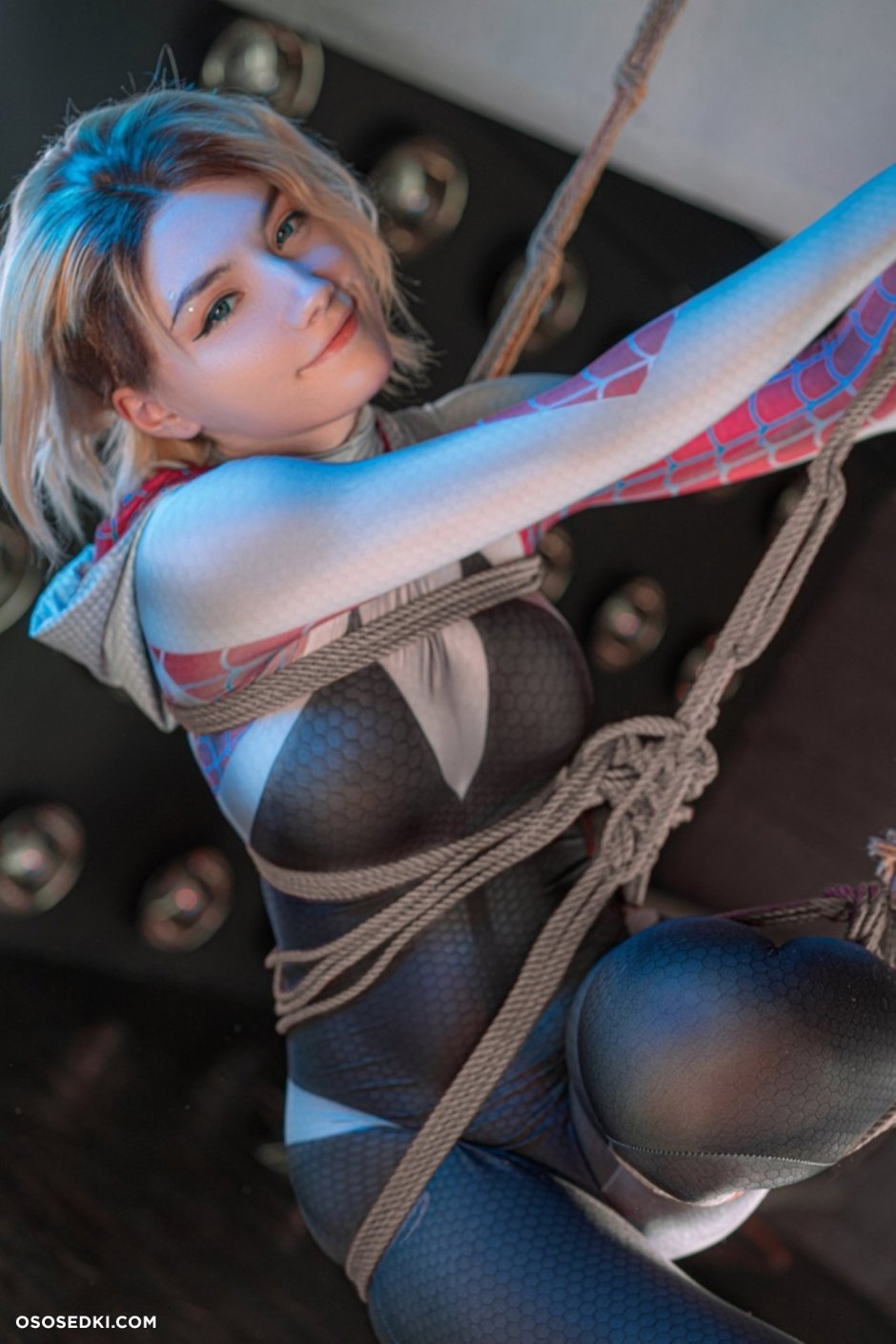 Carrykey cosplay Gwen