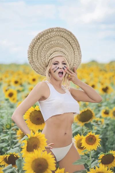 Naked Olya Polyakova