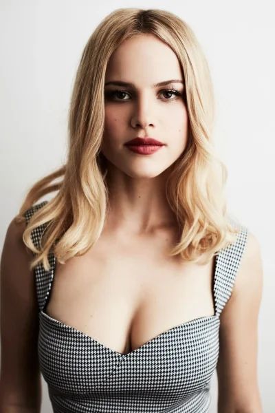 Naked Halston Sage