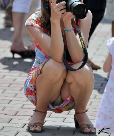 Upskirt Flashing without Panties