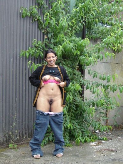 Aunty Flashing