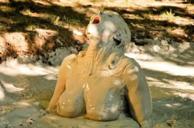 Naked Women In Mud