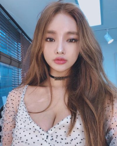 Nude Ji Seong Model