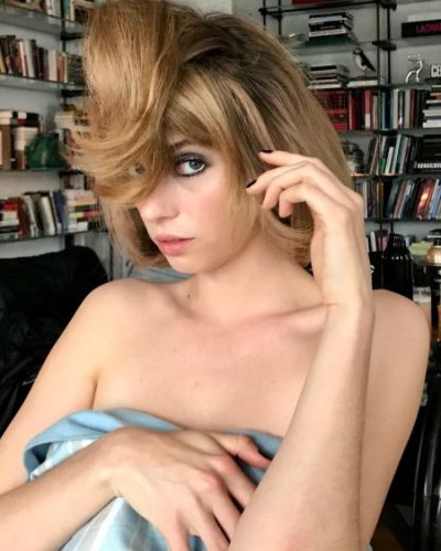 Nude Maya Hawke Breasts