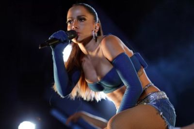Anitta Naked