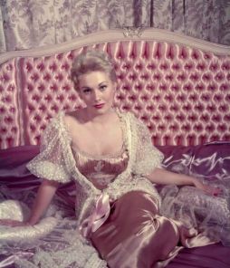 Kim Novak Nude
