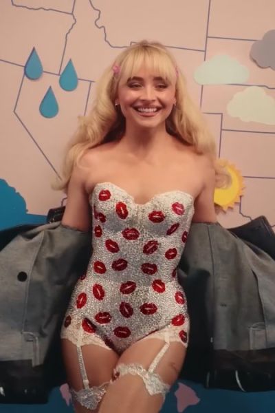 Sabrina Carpenters Boobs