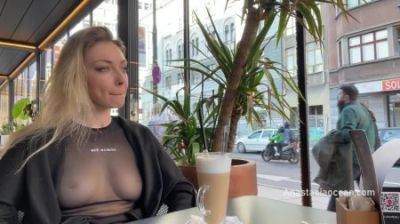 Tits flash public