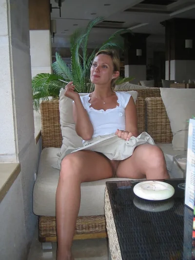 Под юбкой у зрелых женщин