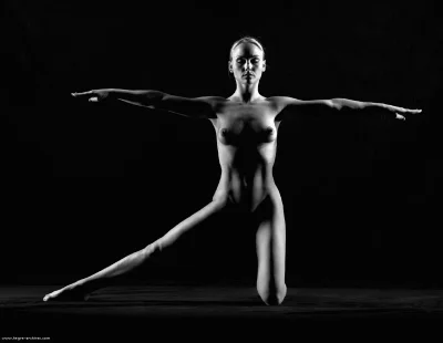 Оголённая балерина