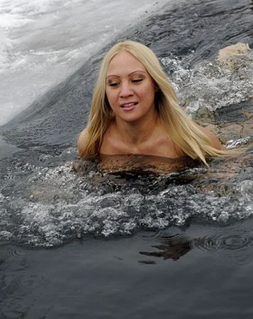 Девушки моржи