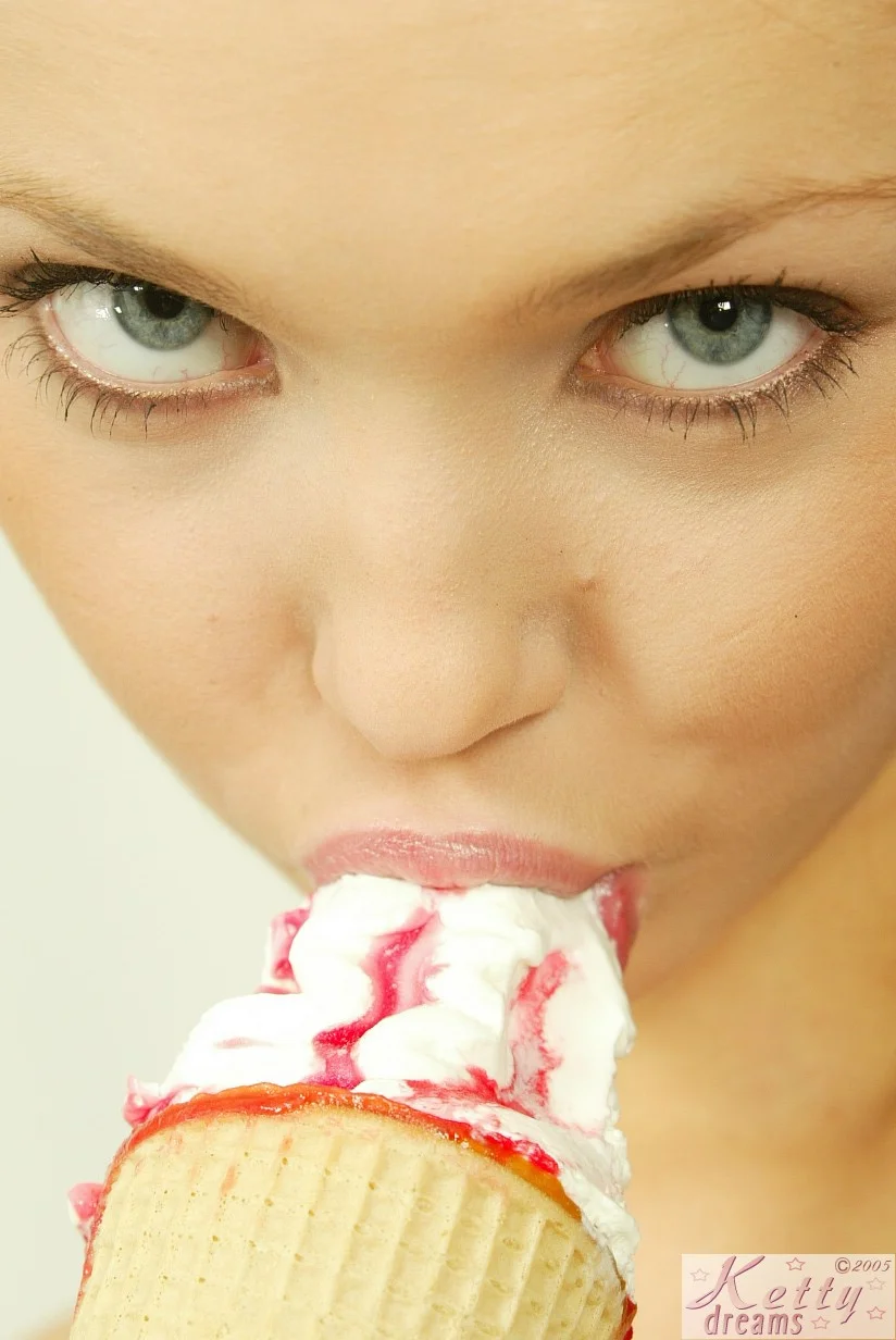 Женщина улыбка