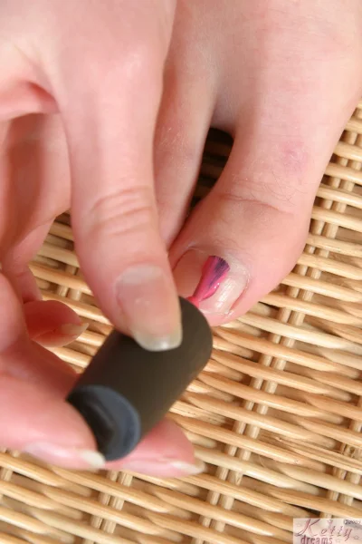 Неровный маникюр