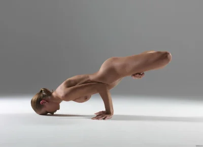 Йога без одежды