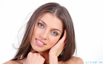 Красивое лицо девушки