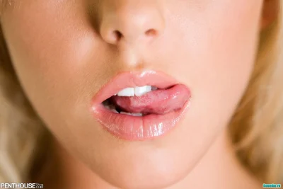 Красивые женские губы