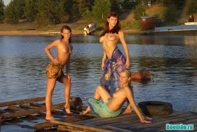 Купаемся на волге голышом