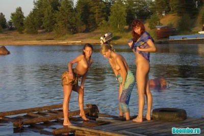 Купаемся на волге голышом