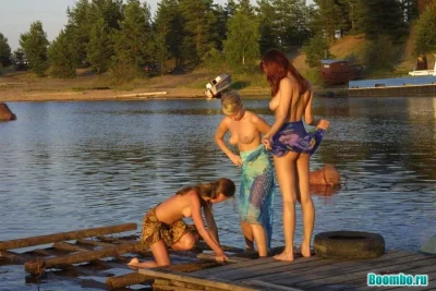 Купаемся на волге голышом