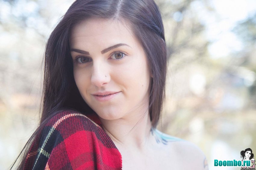 Модели брюнетки