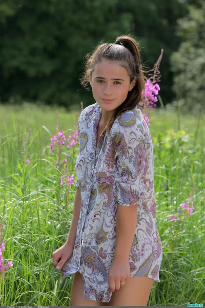 Девушки природа