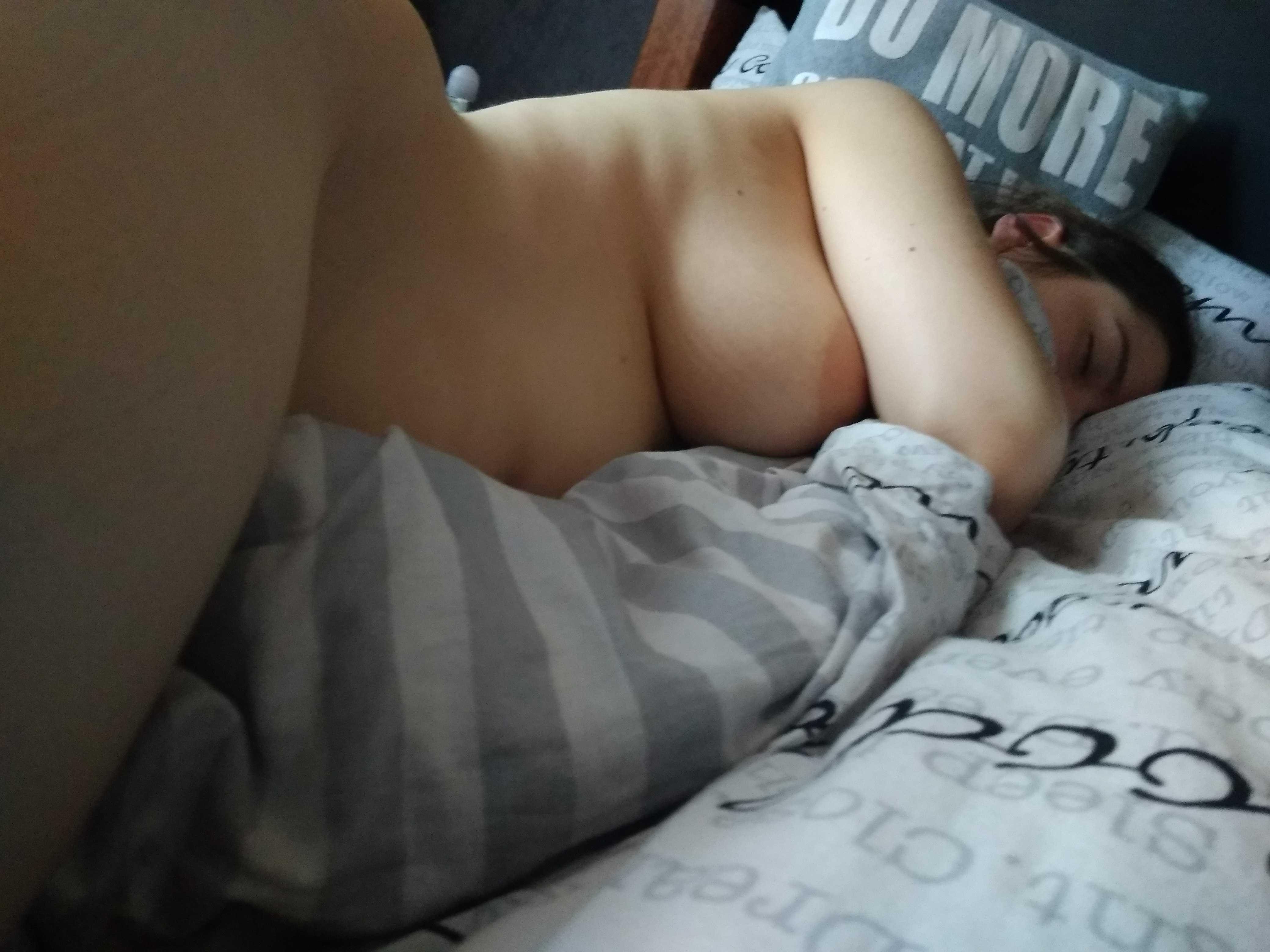 спят ли женщины голыми фото 99