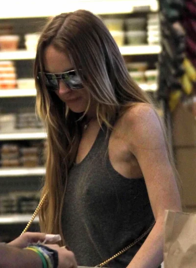 Lindsay lohan sideboob