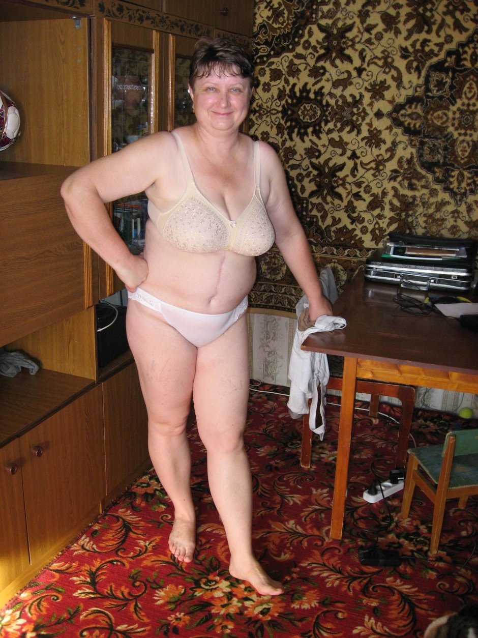 Зрелая толстушка